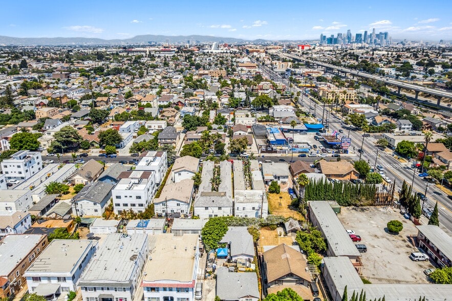 More Photos Of 526-534 W 47th St, Los Angeles Apartments For Sale