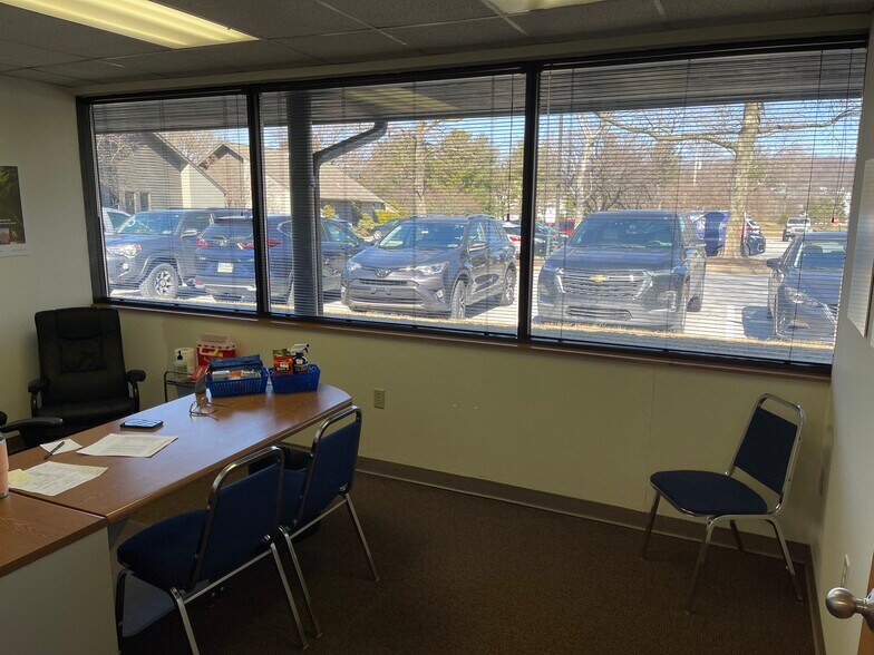 More Photos Of 550 Exton Commons, Exton Office For Lease