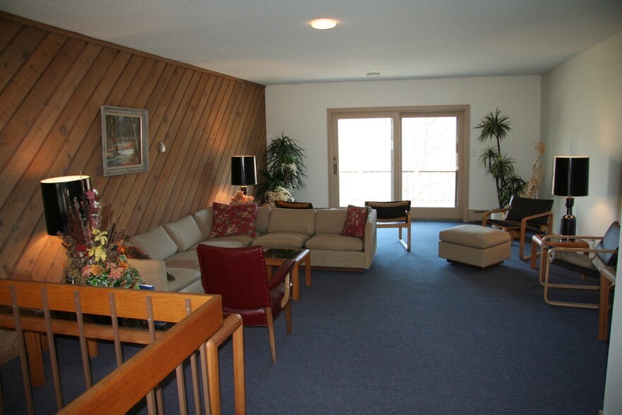 More Photos Of 198 North Main St, Rutland Town Office For Lease