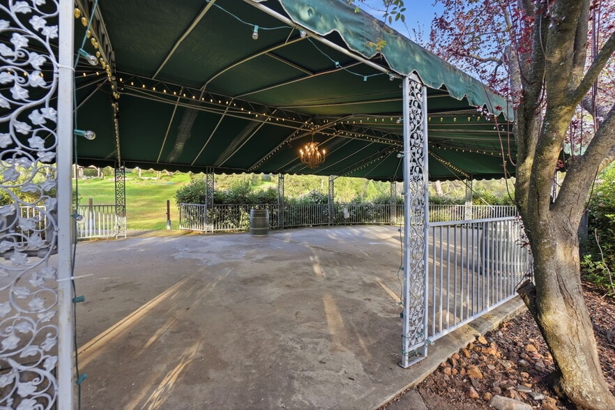 More Photos Of 21645 Parrotts Ferry Rd, Sonora Specialty For Sale