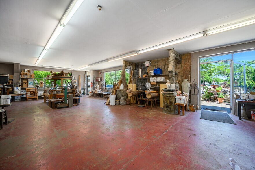 More Photos Of 101 E Main St, Lake Zurich Garden Center For Sale