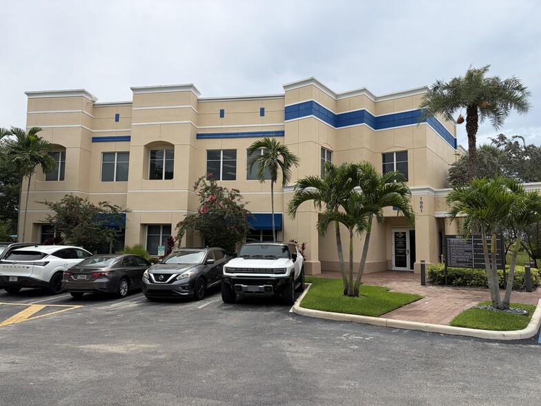 More Photos Of 1961 NW 150th Ave, Pembroke Pines Office For Lease