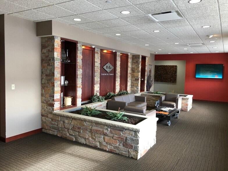 More Photos Of 120 E Clark St, Freeport Warehouse For Sale