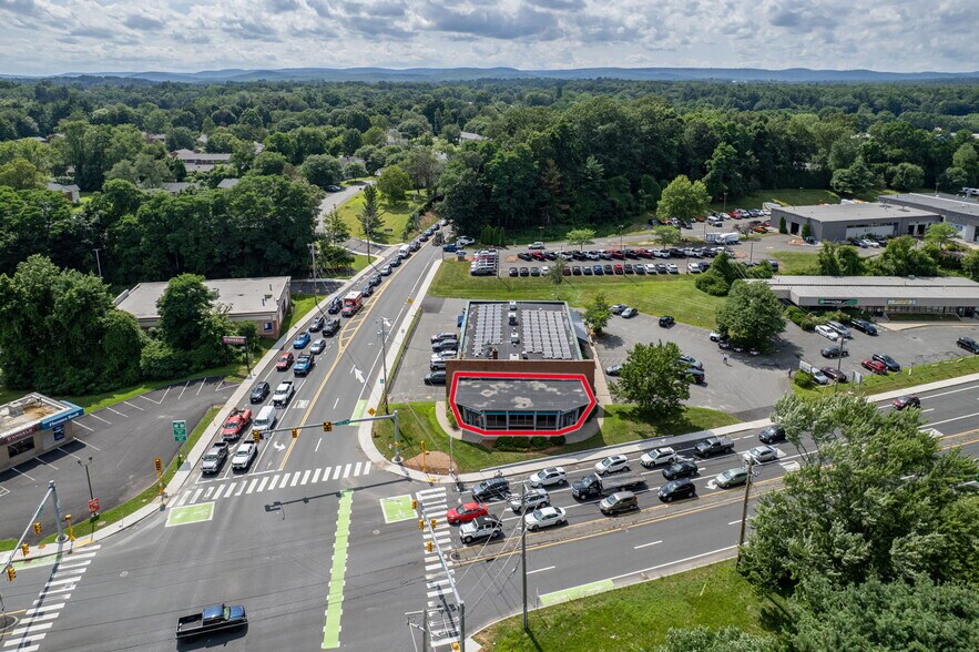 More Photos Of 8 N King St, Northampton Office For Lease