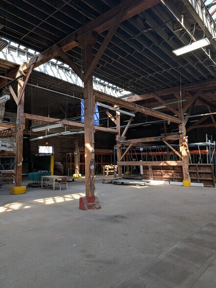 More Photos Of 1740 W Webster Ave, Chicago Light Manufacturing For Lease