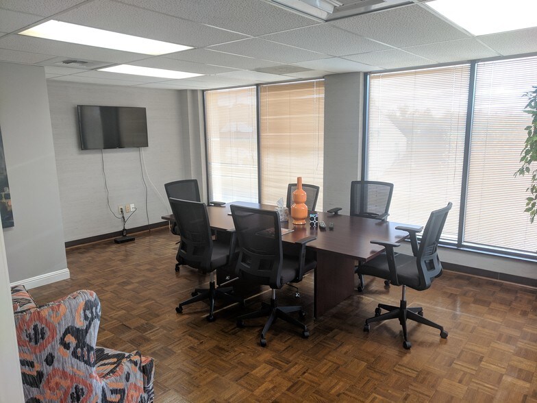 More Photos Of 2692 Richmond Rd, Lexington Office For Lease