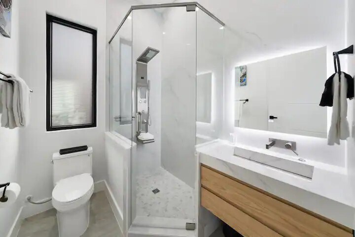 More Photos Of 21 Tidewater Ct, Panama City Beach Office Residential For Sale