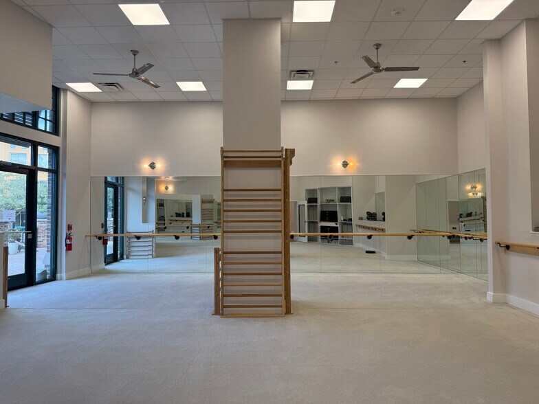 More Photos Of 211 River Landing Dr, Daniel Island Apartments For Lease