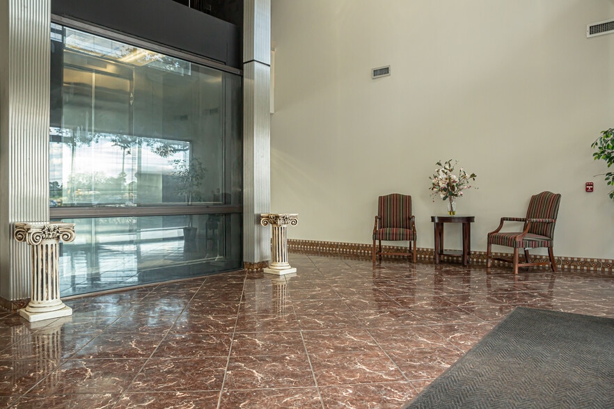 More Photos Of 15603 Kuykendahl Rd, Houston Office For Lease