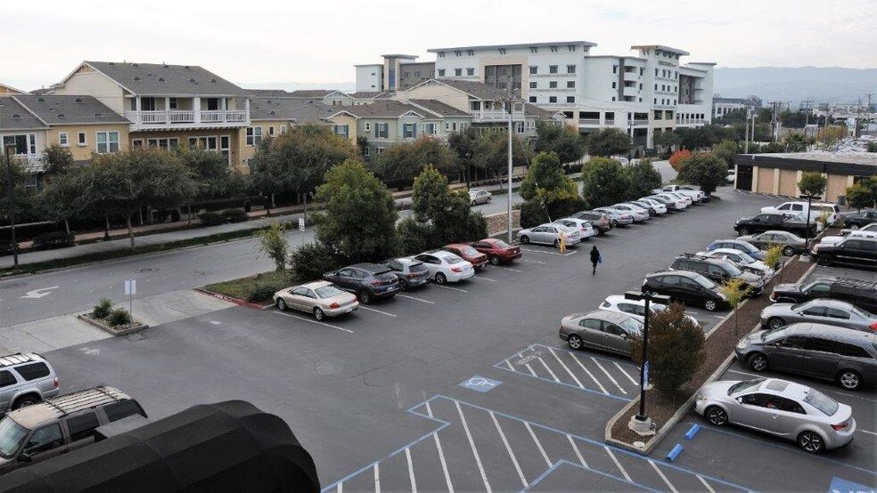 More Photos Of 643 Bair Island Rd, Redwood City Office For Lease