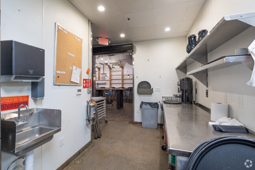 More Photos Of 39 N Lexington Ave, Asheville Storefront Retail Office For Sale