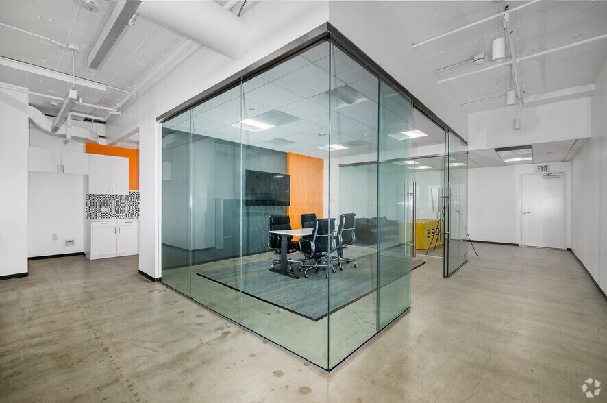 More Photos Of 5901 W Century Blvd, Los Angeles Coworking Space