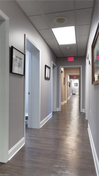 More Photos Of 15000 Madison Ave, Lakewood Office Residential For Lease