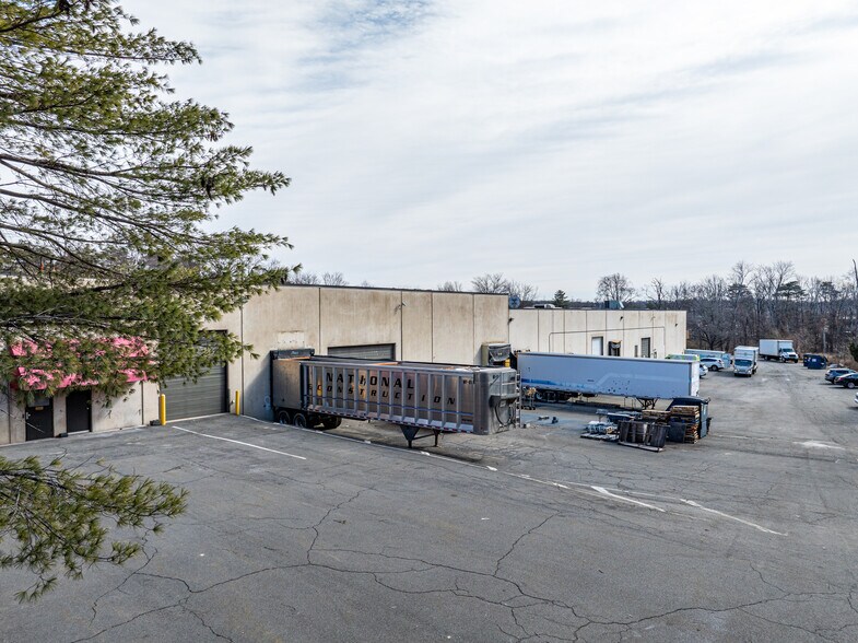 More Photos Of 1-24 Export Dr, Sterling Warehouse For Sale