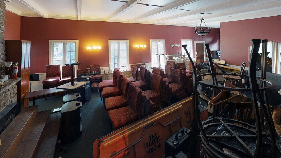 More Photos Of 800 Arrowhead Villa Rd, Lake Arrowhead Lodge Meeting Hall For Sale