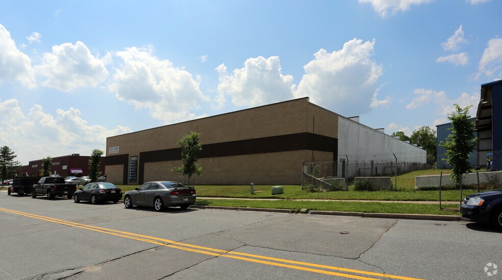 More Photos Of 6820-6832 Distribution Dr, Beltsville Warehouse For Lease