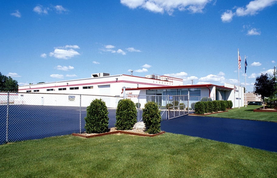 Primary Photo Of 31666 W Eight Mile Rd, Farmington Hills Manufacturing For Sale