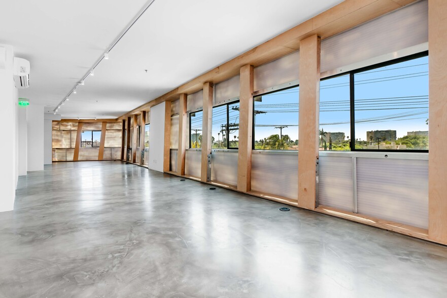 More Photos Of 2434 Lincoln Blvd, Venice Loft Creative Space For Sale
