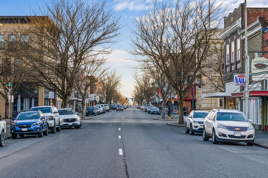 More Photos Of 302 N Tower Ave, Centralia General Retail For Sale