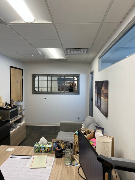 More Photos Of 330 Rancheros Dr, San Marcos Research And Development For Lease