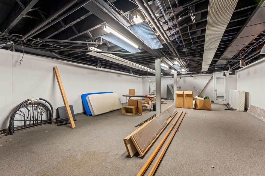 More Photos Of 107 4th St, Baraboo Office For Sale