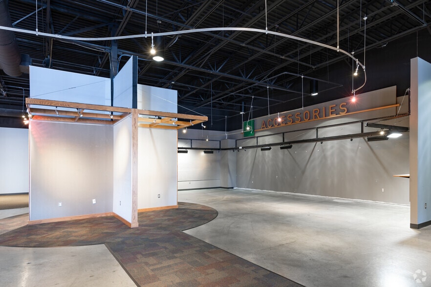 More Photos Of 6911 Fm 1960 Rd W, Houston Freestanding For Lease