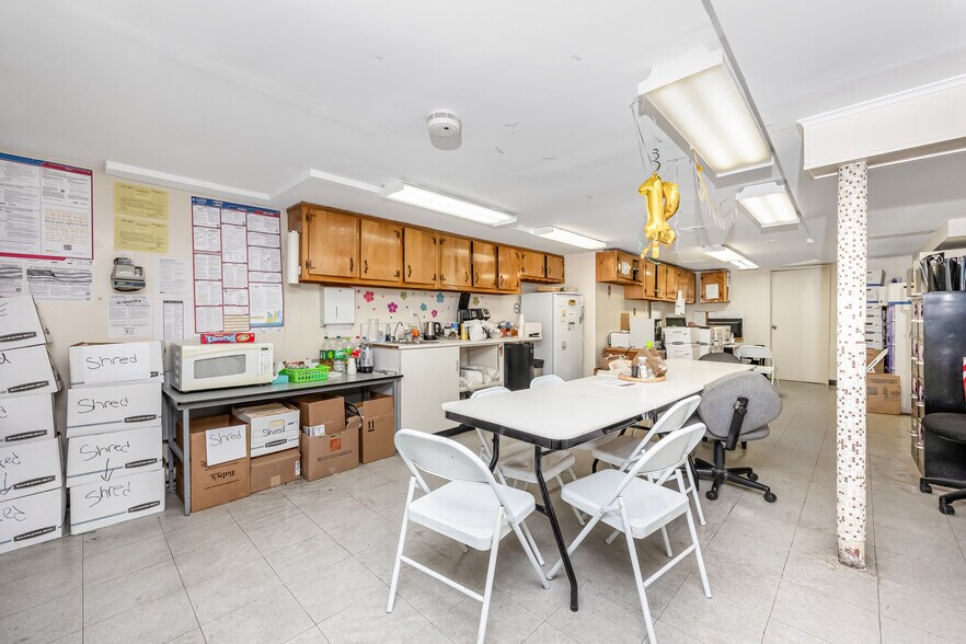 More Photos Of 2611 Corporal Kennedy St, Bayside Office For Sale