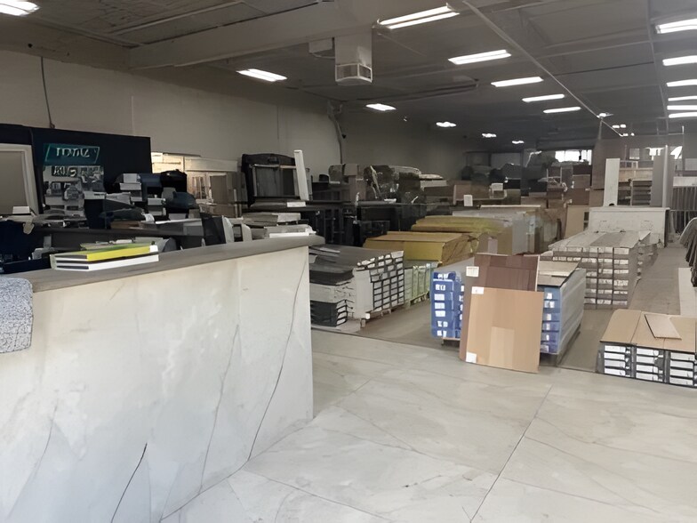 More Photos Of 4884 Dufferin St, Toronto Showroom For Lease