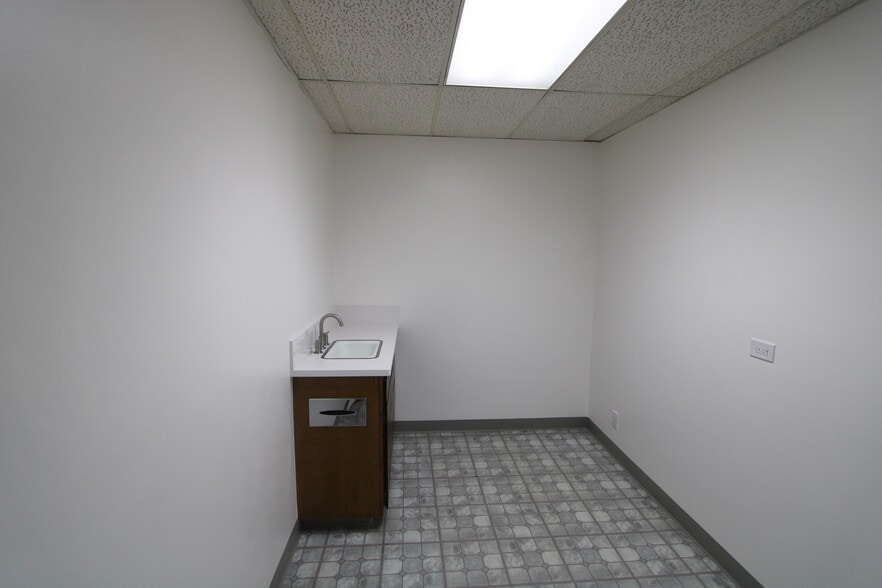More Photos Of 1911 W Glenoaks Blvd, Glendale Medical For Lease