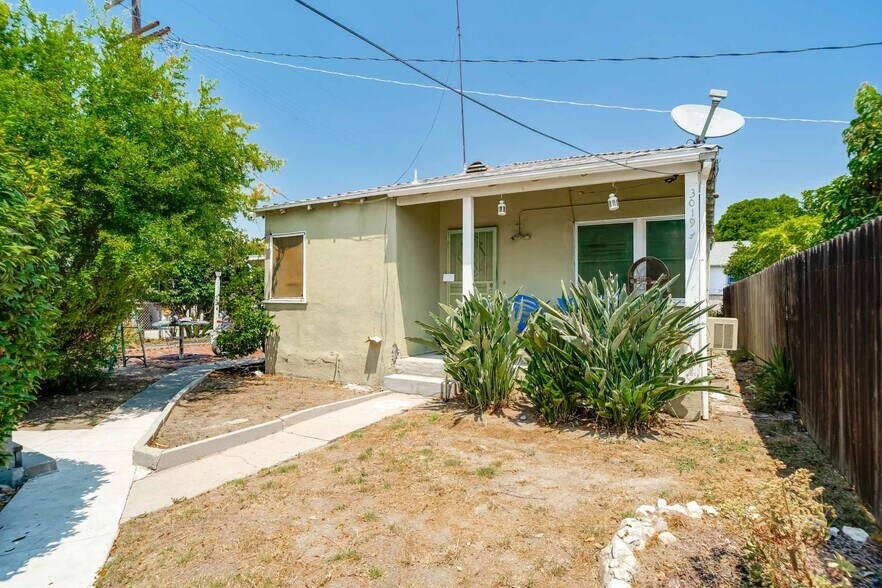More Photos Of 3019 Baldwin St, Los Angeles Apartments For Sale