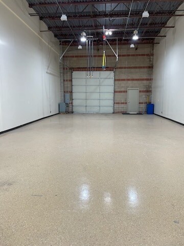 More Photos Of 461-489 W Parkland Dr, Sandy Warehouse For Lease
