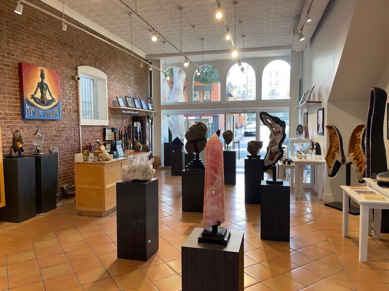 More Photos Of 2917-2921 Main St, Santa Monica Storefront Retail Office For Lease