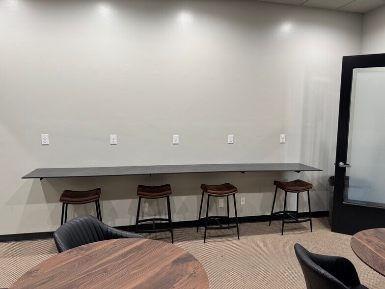 More Photos Of 1012 11th St, Modesto Office For Lease
