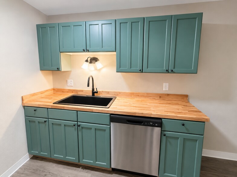 More Photos Of 748 Tatum St, Saint Paul Apartments For Sale