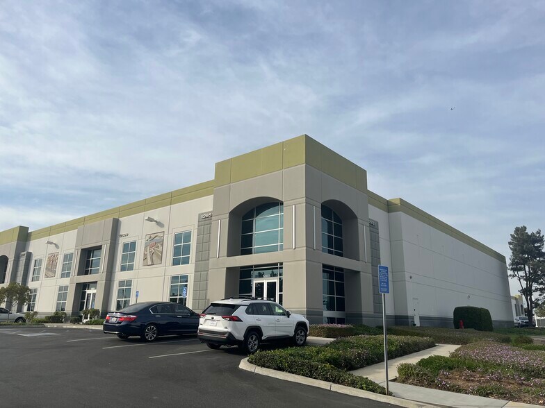 More Photos Of 12803-12851 Telegraph Rd, Santa Fe Springs Warehouse For Lease