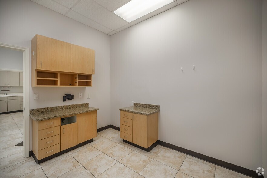 More Photos Of 15115 Westheimer Rd, Houston Storefront Retail Office For Lease