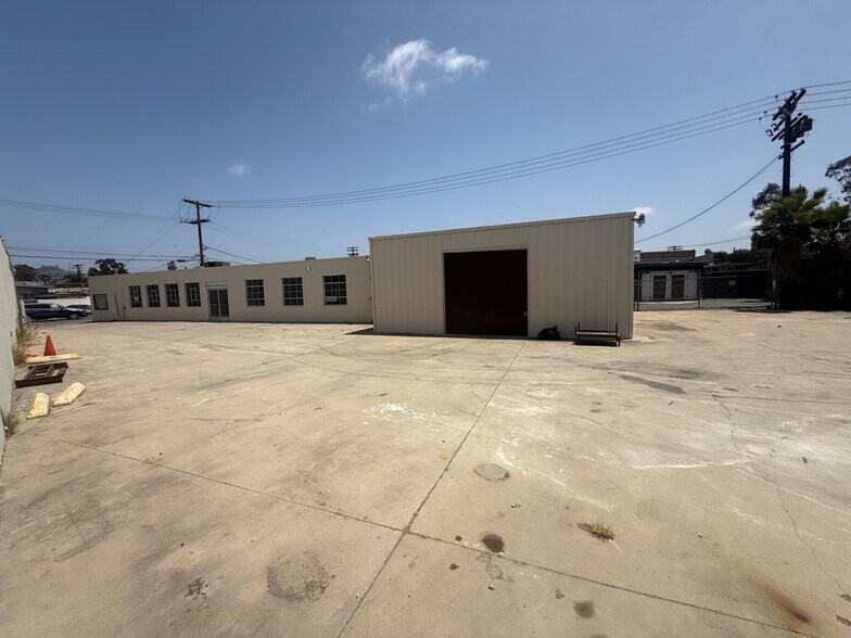 Primary Photo Of 8110 Commercial St, La Mesa Service For Lease