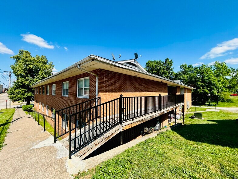 More Photos Of 207 S 5th St, Louisiana Multifamily For Sale