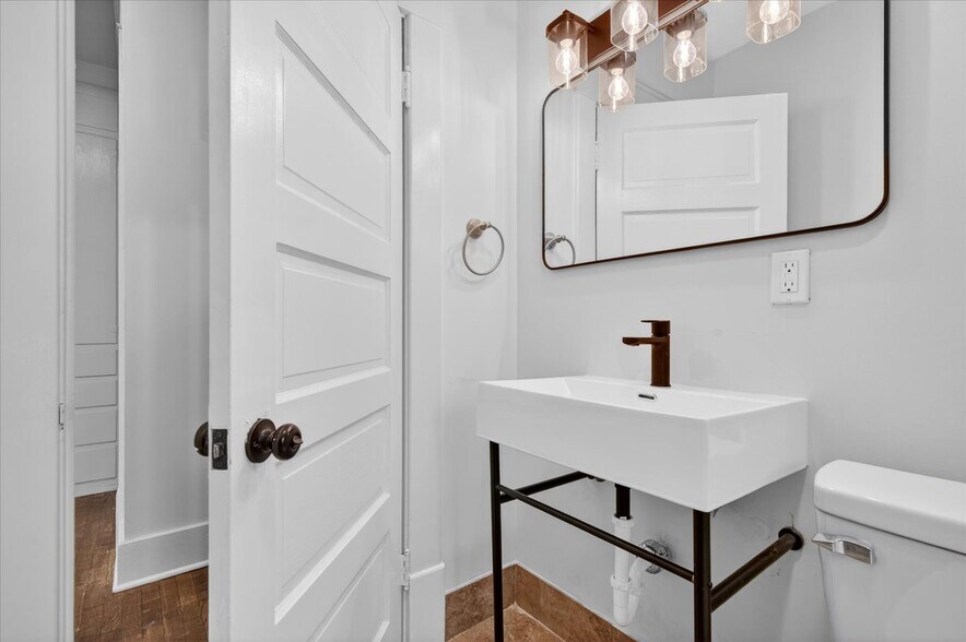 More Photos Of 822 S Johnstone Ave, Bartlesville Freestanding For Sale