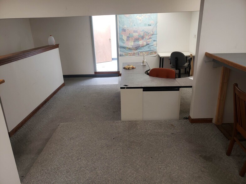 More Photos Of 3528 Warsaw Ave, Cincinnati Light Distribution For Lease