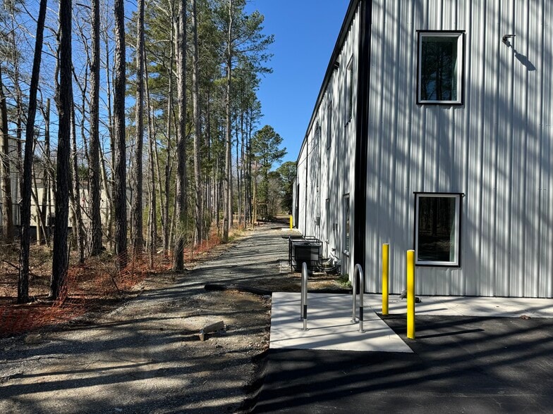 More Photos Of 2401 S Alston Ave, Durham Warehouse For Lease