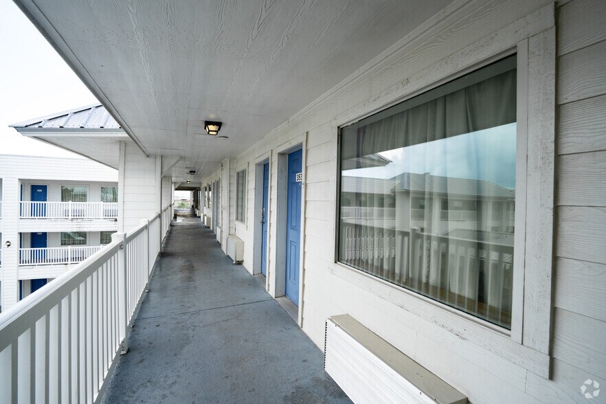 More Photos Of 6301 Interstate 37, Corpus Christi Hospitality For Sale