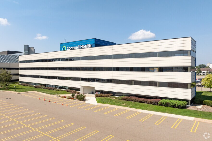 More Photos Of 26913 Northwestern Hwy, Southfield Medical For Lease