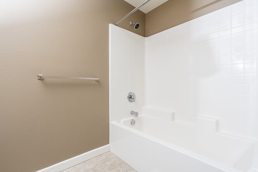 More Photos Of 2855 Foothill Blvd, La Verne Apartments For Lease