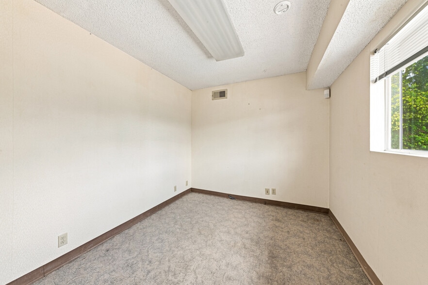 More Photos Of 1131 Babcock Rd, San Antonio Office Residential For Sale