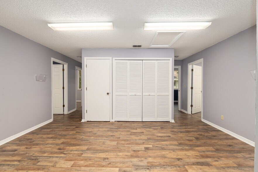 More Photos Of 2801 SW College Rd, Ocala Office For Sale
