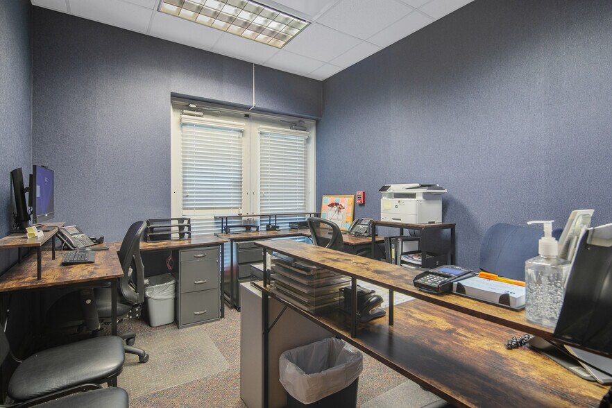 More Photos Of 6000 Ramsey St, Fayetteville Office For Sale