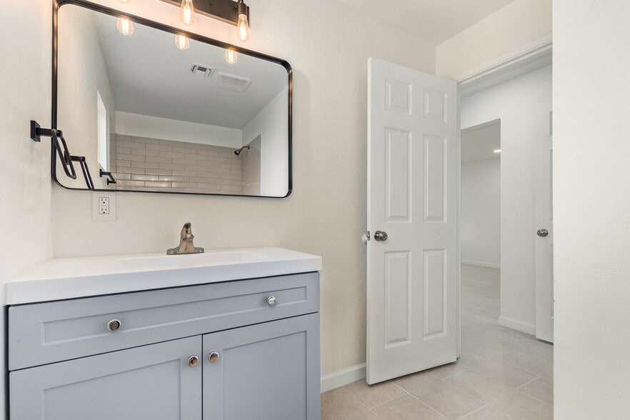 More Photos Of 140-148 E Mohave Rd, Tucson Apartments For Sale