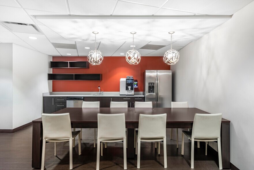 More Photos Of 1129 Northern Blvd, Manhasset Coworking Space