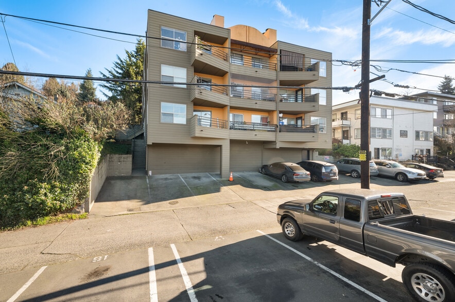 More Photos Of 3425 14th Ave W, Seattle Apartments For Sale